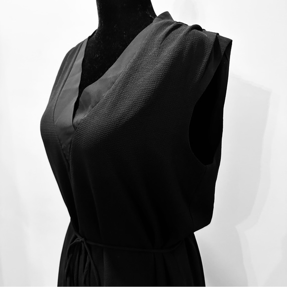 Women’s RW & Co. Sleeveless Dress with Pockets and Adjustable Straps in Black, M - Picture 2 of 7